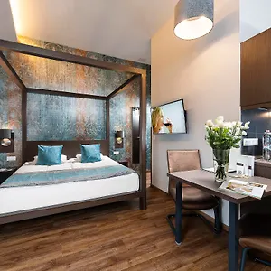 Otel Opera Garden & ****